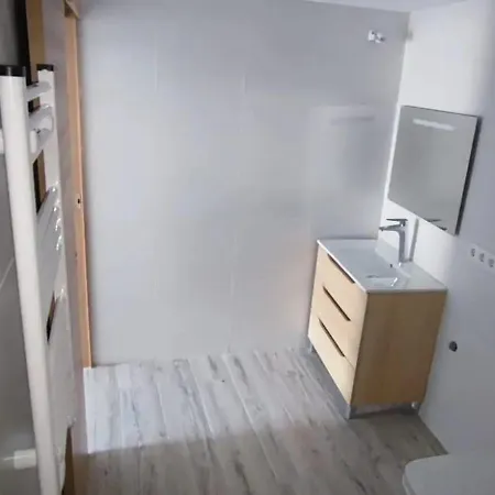 Apartment Welcoming In 652 M² 8 People