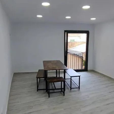 Welcoming In 652 M² 8 People *